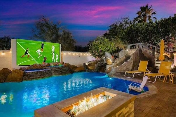 Exterior, Pool