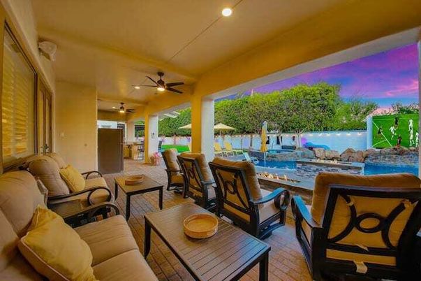 Exterior, Pool, Recessed Lighting