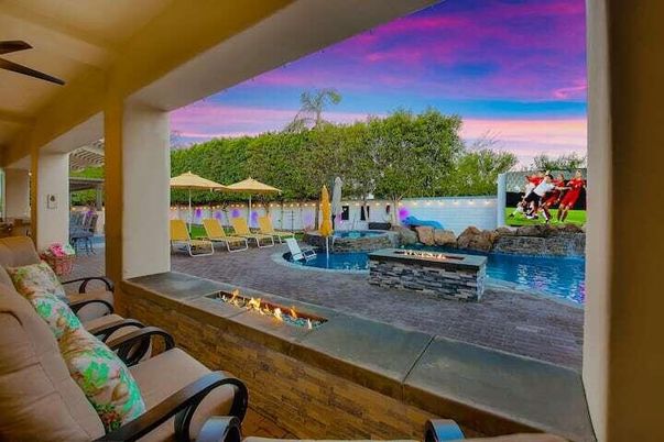 Exterior, Pool