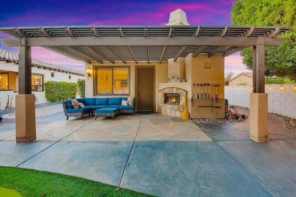 Exterior, Fireplace
