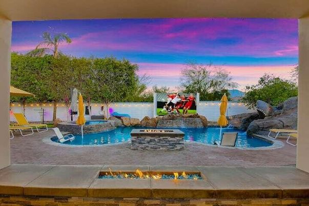 Exterior, Pool, Water