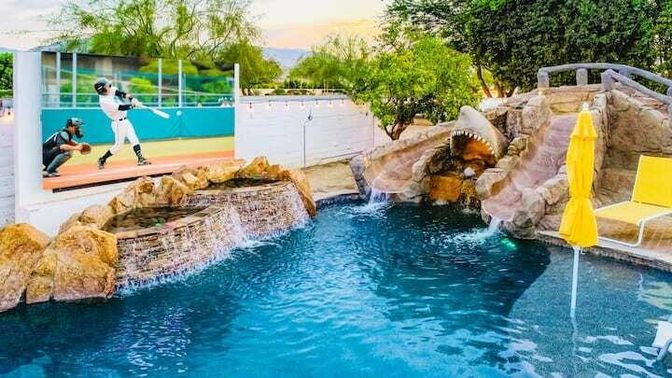 Exterior, Pool