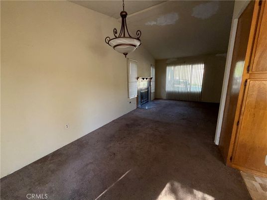 Empty room, Interior, Pendant Lights