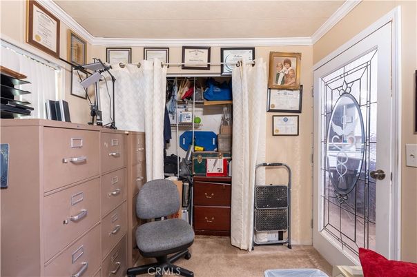 Home Office, Interior