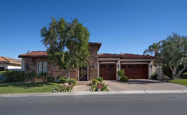 Attached, Exterior, Facade, Mediterranean