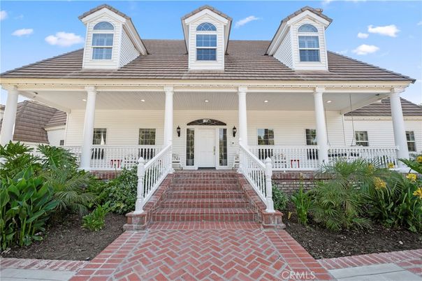 Exterior, Facade, American Foursquare