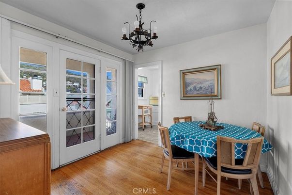 Chandelier, Dining room, Interior, Wood Texture Flooring