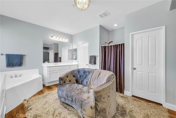 Bathroom, Interior, Recessed Lighting, Wood Texture Flooring