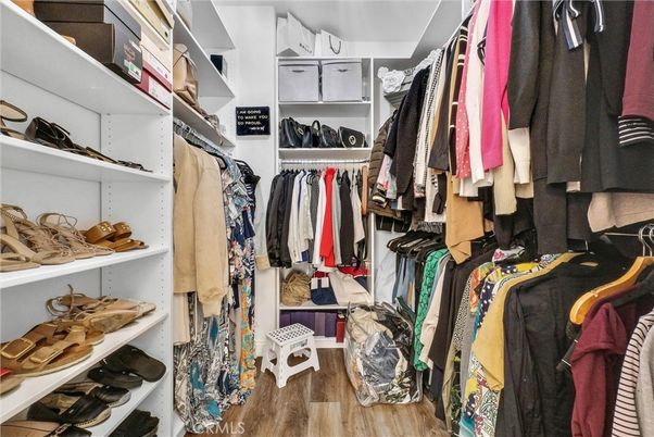 Interior, Walk-in Closets, Wood Texture Flooring