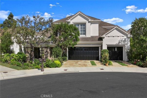Attached, Exterior, Facade, American Craftsman