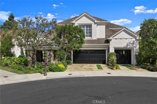 Attached, Exterior, Facade, American Craftsman