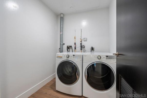 Interior, Washer, Wood Texture Flooring
