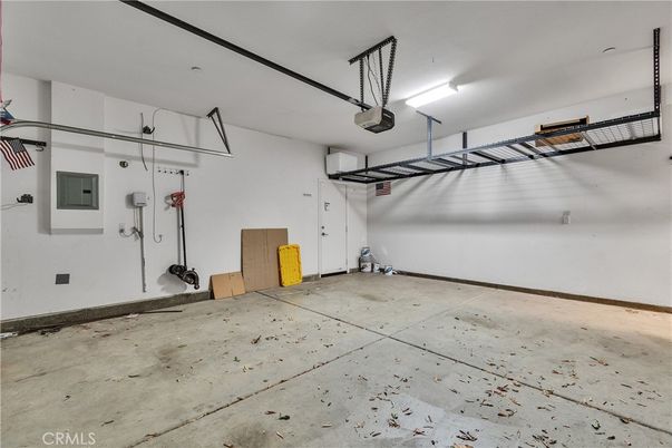 Garage, Interior