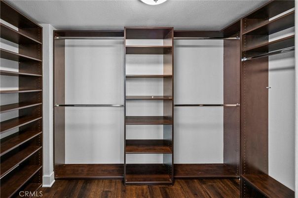 Interior, Walk-in Closets, Wood Texture Flooring