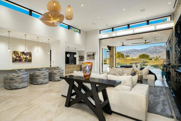 Interior, Living room, Pendant Lights, Recessed Lighting
