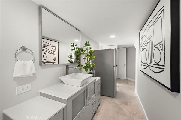 Bathroom, Interior, Recessed Lighting
