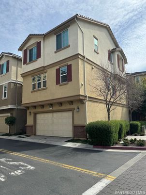 Attached, Exterior, Facade, Mediterranean
