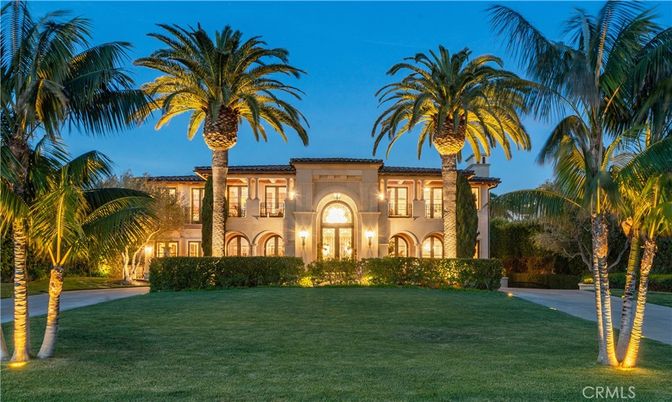 Backyard, Exterior, Facade, Mediterranean
