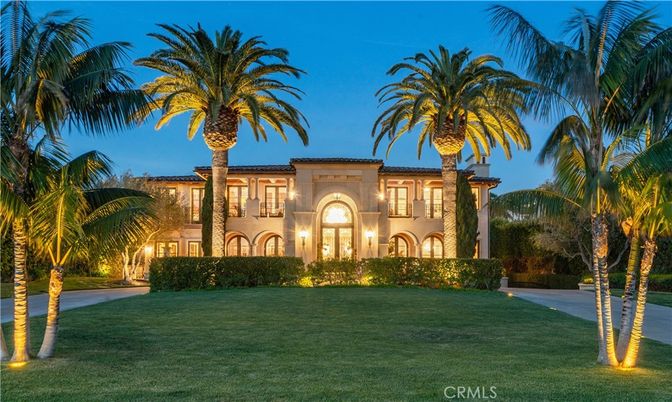 Backyard, Exterior, Facade, Mediterranean