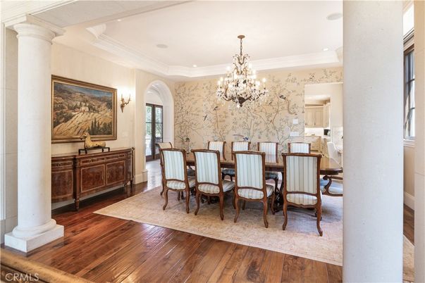 Chandelier, Dining room, Interior, Recessed Lighting, Wood Texture Flooring