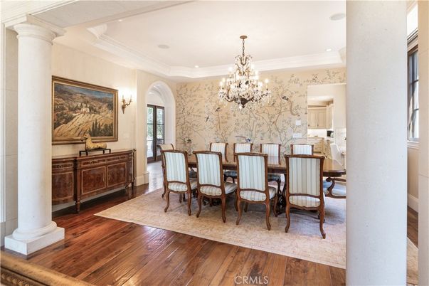 Chandelier, Dining room, Interior, Recessed Lighting, Wood Texture Flooring