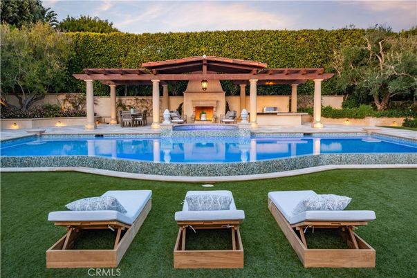 Exterior, Fireplace, Pool