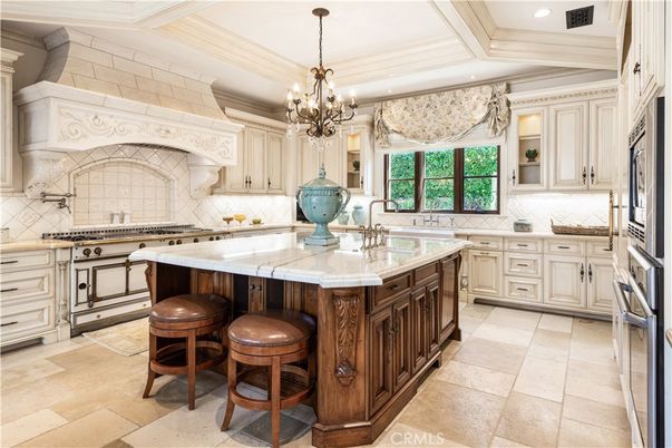Chandelier, Interior, Kitchen, Recessed Lighting, Stainless Steel Appliances