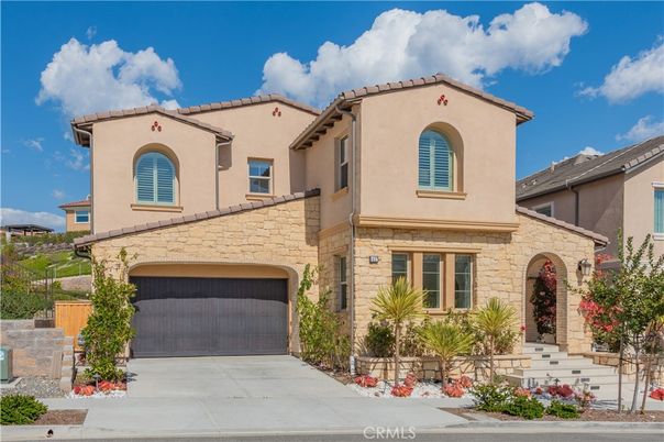 Attached, Exterior, Facade, Mediterranean