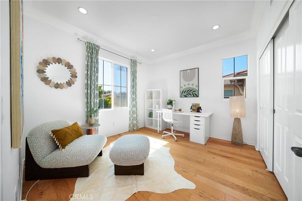 Home Office, Interior, Recessed Lighting, Wood Texture Flooring