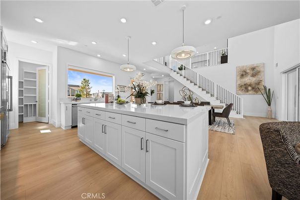 Dining room, Interior, Kitchen, Pendant Lights, Recessed Lighting, Wood Texture Flooring