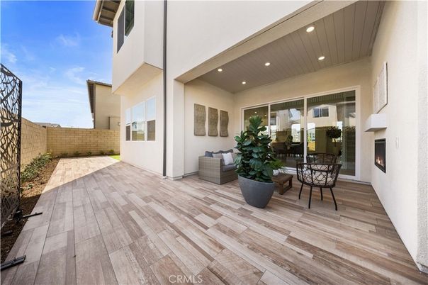 Exterior, Fireplace