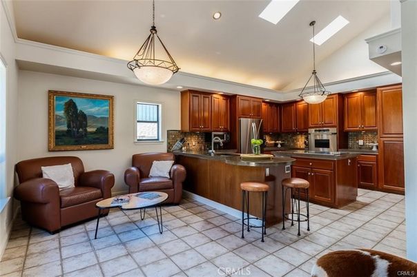 Interior, Kitchen, Living room, Pendant Lights, Recessed Lighting, Stainless Steel Appliances