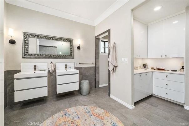 Bathroom, Dual Sink Vanities, Interior, Recessed Lighting