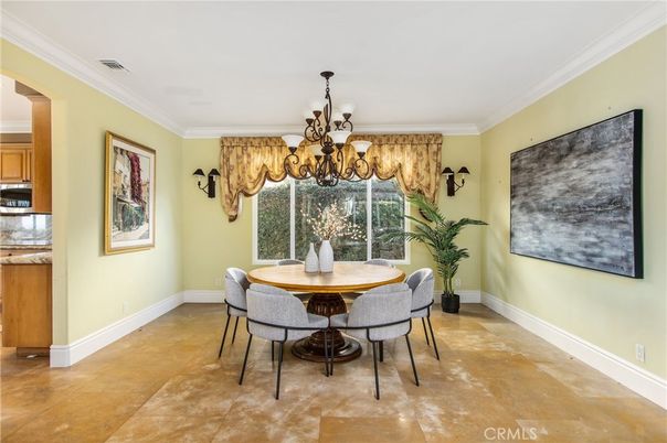 Chandelier, Dining room, Interior