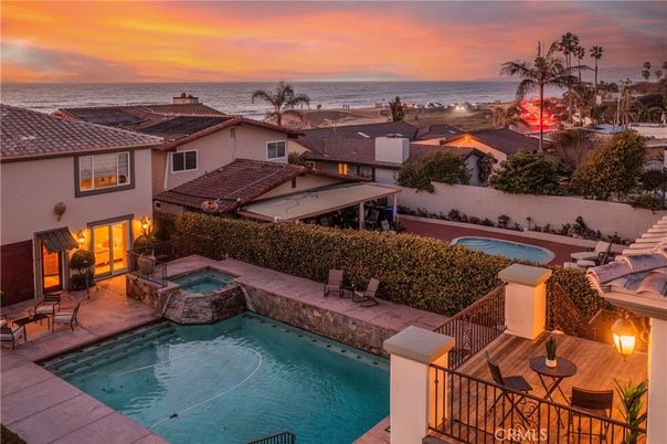 Exterior, Pool, Water