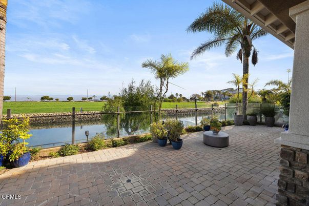 Exterior, Pool, Water