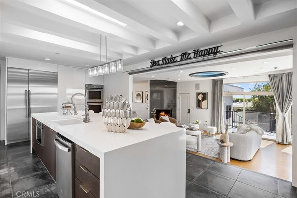 Fireplace, Interior, Kitchen, Living room, Pendant Lights, Recessed Lighting, Stainless Steel Appliances