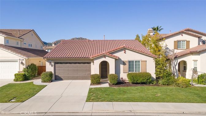 Attached, Exterior, Facade, Spanish Mediterranean