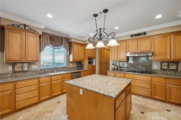 Chandelier, Interior, Kitchen, Recessed Lighting, Stainless Steel Appliances