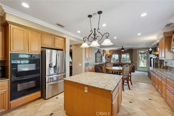 Chandelier, Dining room, Interior, Kitchen, Recessed Lighting, Stainless Steel Appliances
