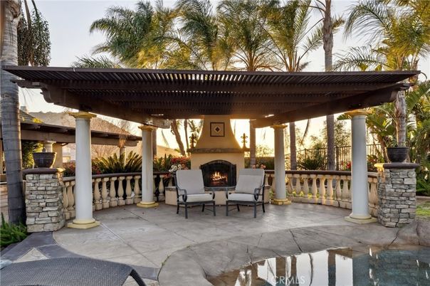 Exterior, Fireplace