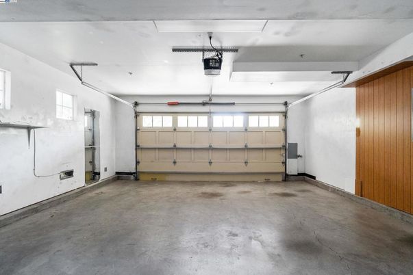 Garage, Interior