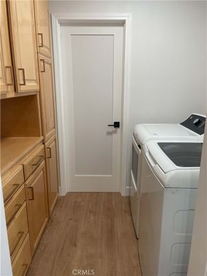 Interior, Washer, Wood Texture Flooring