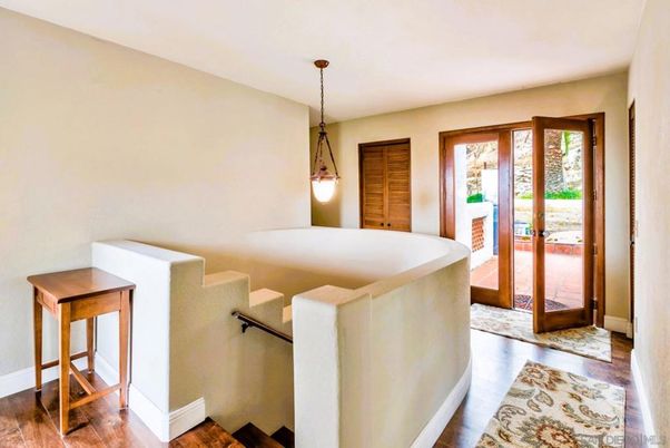 Interior, Pendant Lights, Wood Texture Flooring