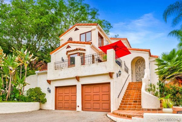 Attached, Exterior, Facade, Spanish Mediterranean