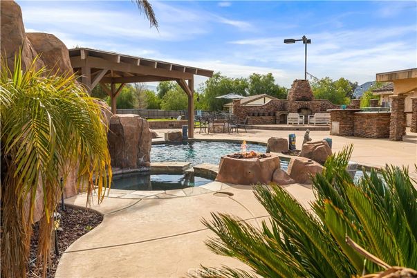 Exterior, Fireplace, Pool
