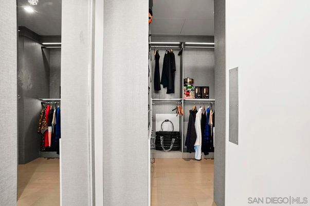 Interior, Walk-in Closets