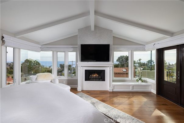 Bedroom, Fireplace, Interior, Water, Wood Texture Flooring
