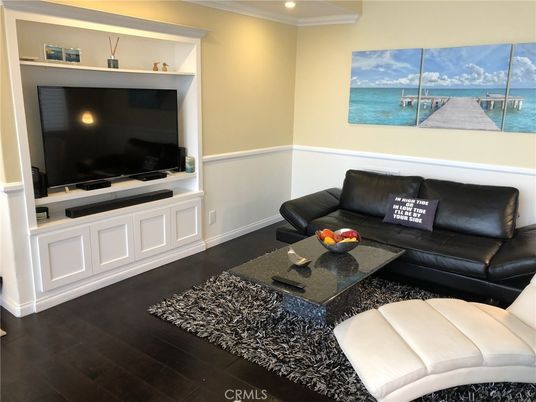 Interior, Living room, Recessed Lighting, Water, Wood Texture Flooring