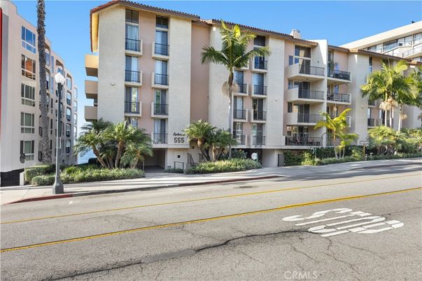 Exterior, Facade, Condo Building
